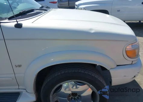 2001 Ford Explorer Limited from USA, damaged, VIN 1FMDU85PX1ZA67627